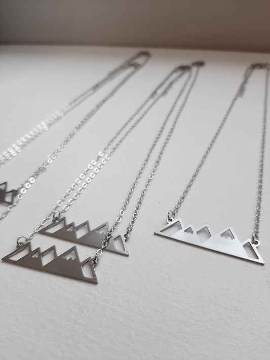 The Large Mountain Range Charm